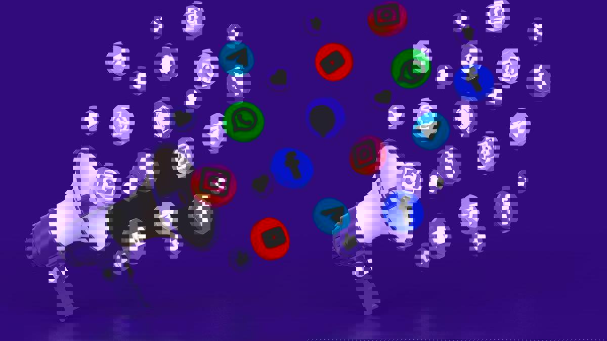 सोशल मीडियाला भुलला... १० लाखांना चुना...