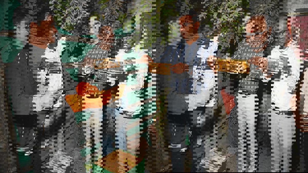 अंधारवाडीत विकासाचा उजेड... मधाच्या गावामुळे मिळाली नवी ओळख...