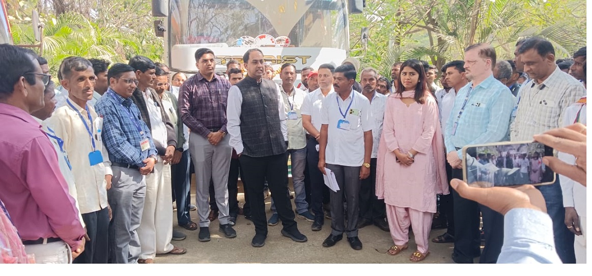 नाशिकचे शेतकरी निघाले अभ्यास दौऱ्यावर... येथे देणार भेटी...