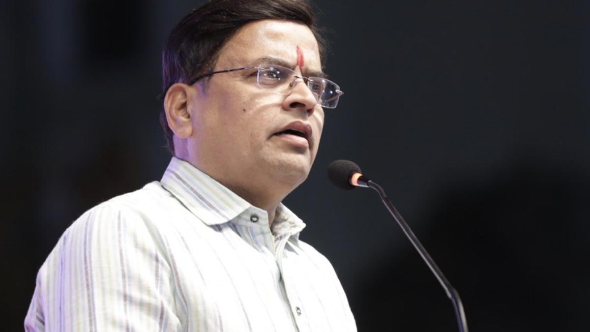 'घरकाम असो वा दुरुस्ती, कितीही उर्मट असला तरी कारागीर हिंदूच निवडा'...  शरद पोंक्षे यांचे खळबळजनक आवाहन...