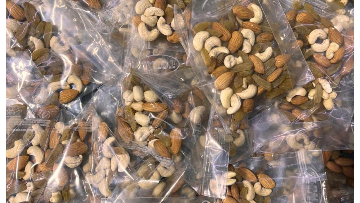 चोरट्यांना आवडला काजू, बदाम आणि पिस्ता... सीसीटीव्ही कॅमेऱ्यातून उघड...