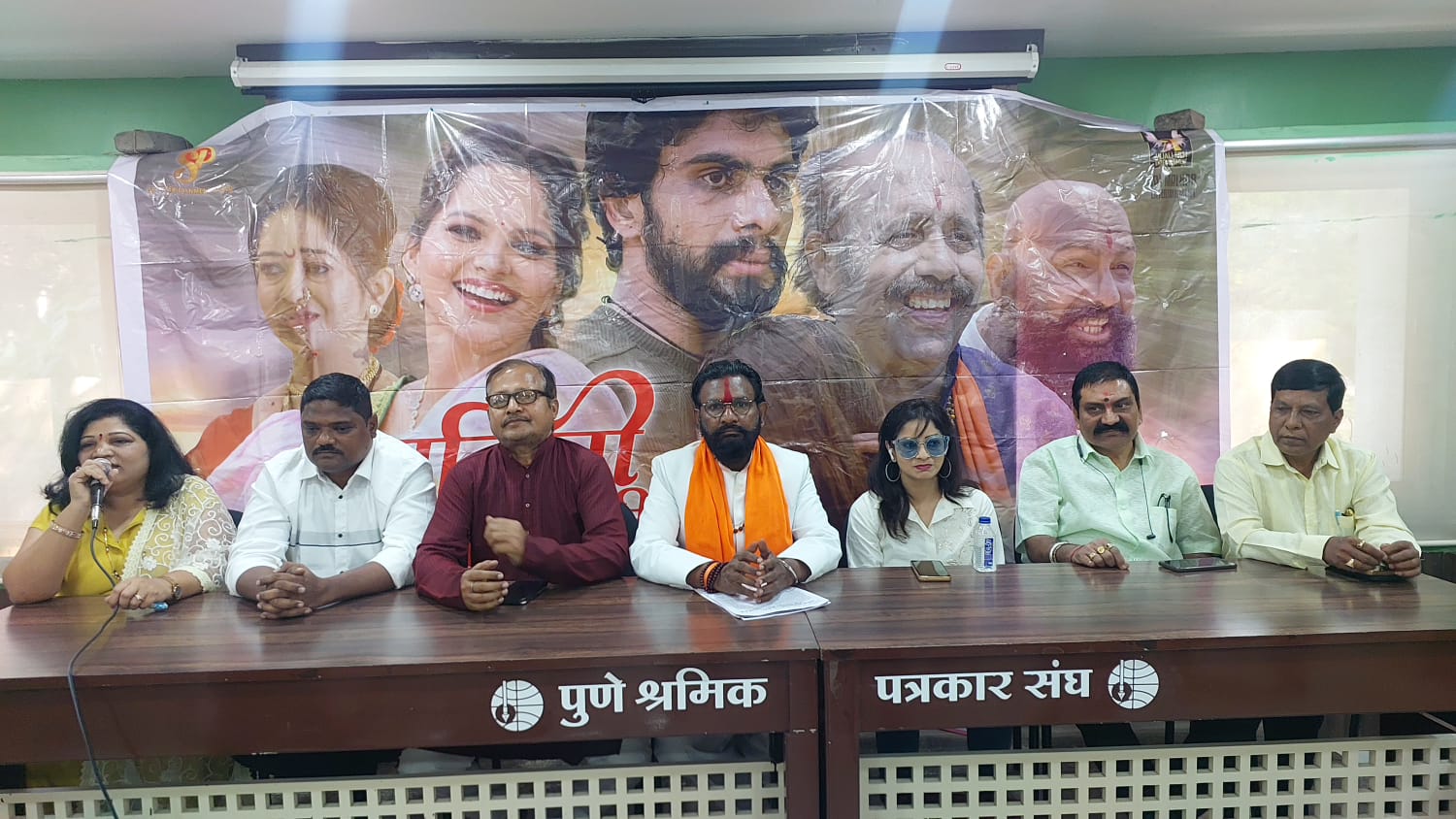 नात्यांची ताकद, स्त्रीची भूमिका आणि आधुनिक काळातील सावित्रीचा संघर्ष...  'सावित्री कलियुगातली'... या तारखेपासून चित्रपटगृहात...