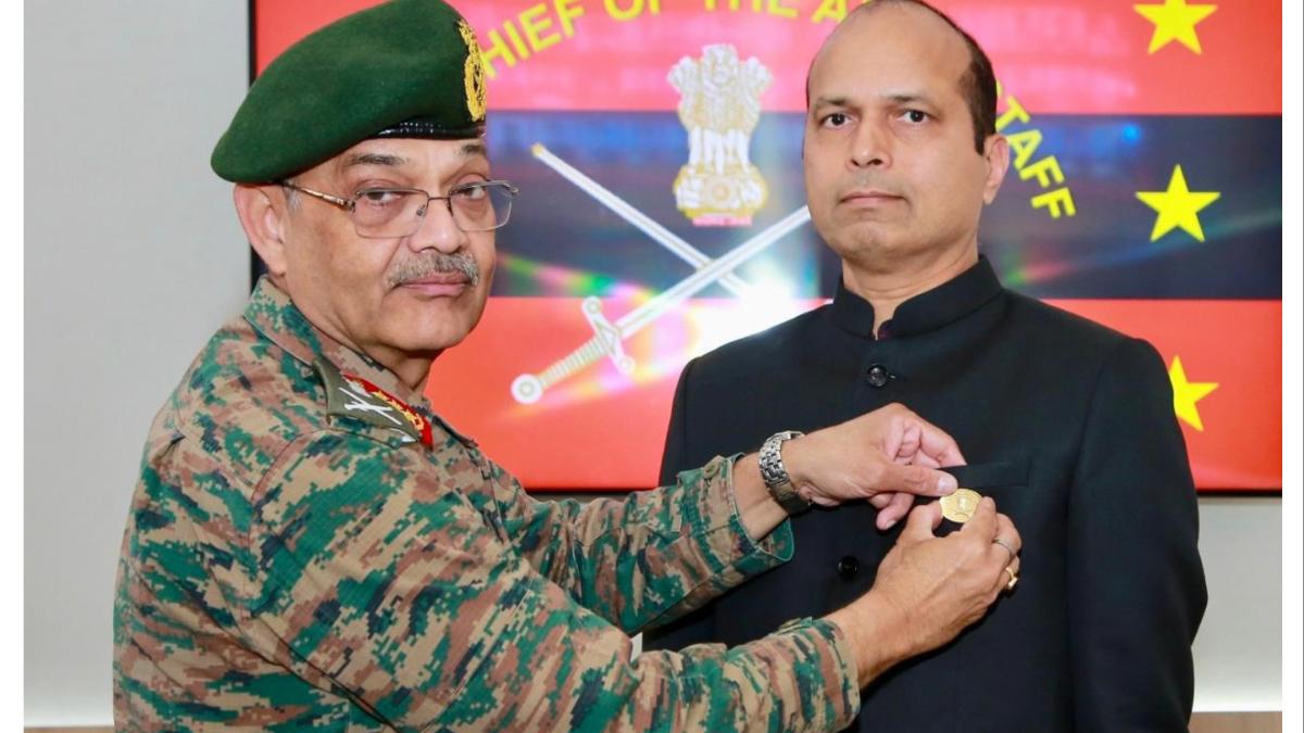 लष्कर प्रमुखांचे प्रशंसा पदक सुशील गायकवाड यांना प्रदान... ऑपरेशन सिंदूर' मधील या उल्लेखनीय कार्याचा गौरव...