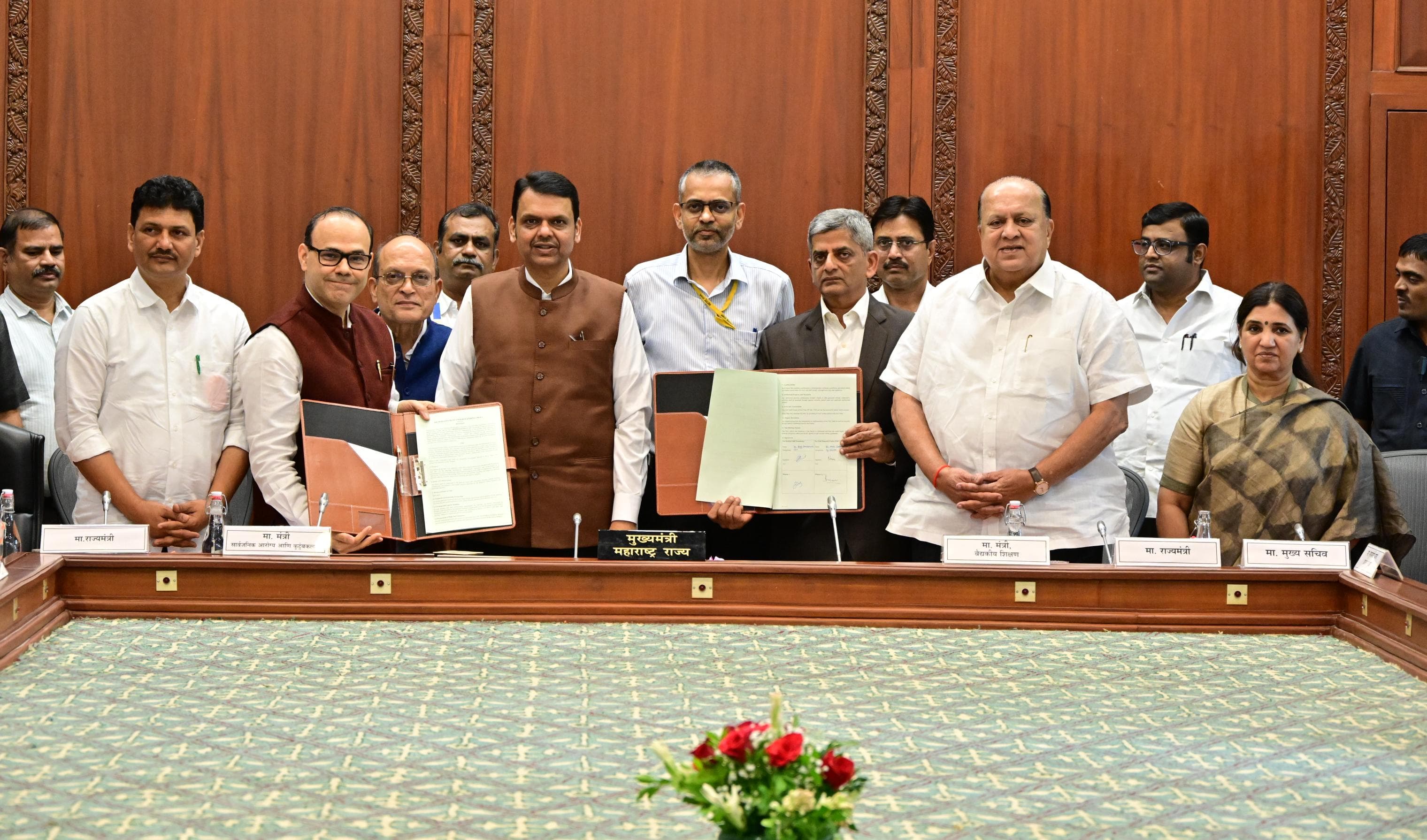 कर्करोग रुग्णांसाठी मुख्यमंत्री फडणवीसांनी महत्त्वपूर्ण घोषणा...   प्रत्येक जिल्ह्यात मिळणार...