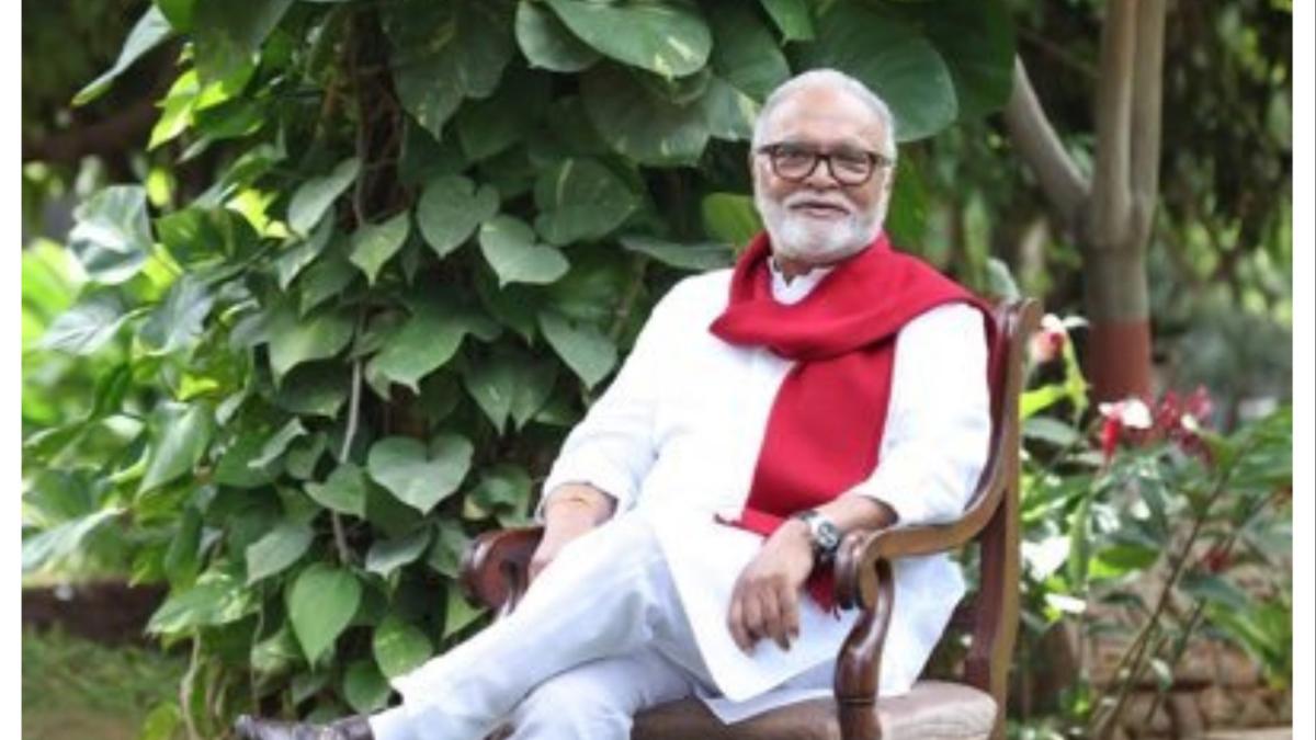 अडचणीतील कांदा उत्पादक शेतकऱ्यांवरून मंत्री छगन भुजबळ आक्रमक... विधिमंडळात थेट मुख्यमंत्री फडणवीस यांना म्हणाले...