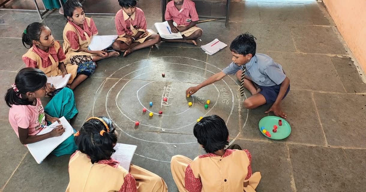 जिल्हाधिकाऱ्यांच्या प्रयत्नांमुळे या जिल्ह्यातील शाळांचा होतोय कायापालट...