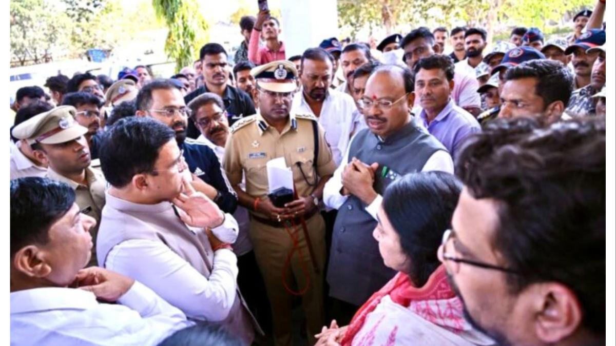 राऊळगाव स्फोट... पालकमंत्री बावनकुळे यांनी घटनास्थळी भेट देऊन केली ही घोषणा...