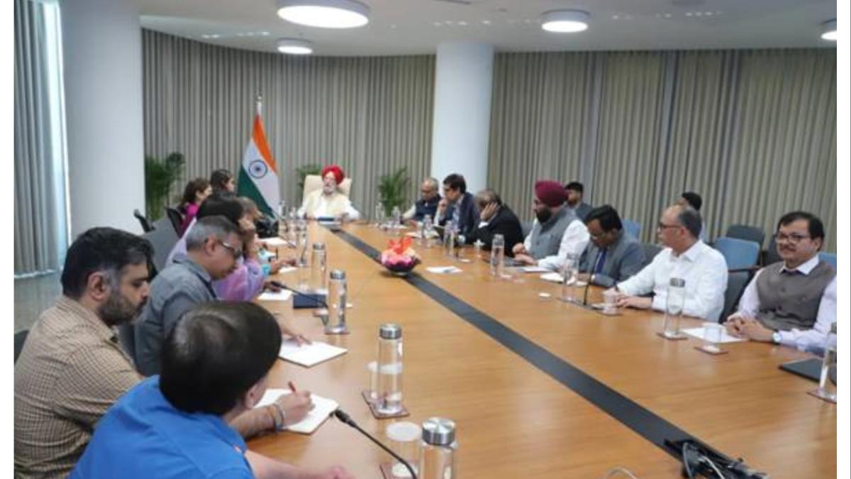 युद्धाच्या गंभीर झळा...  भारतात पुरेसे पेट्रोल, डिझेल आहे का? किंमती भडकणार?