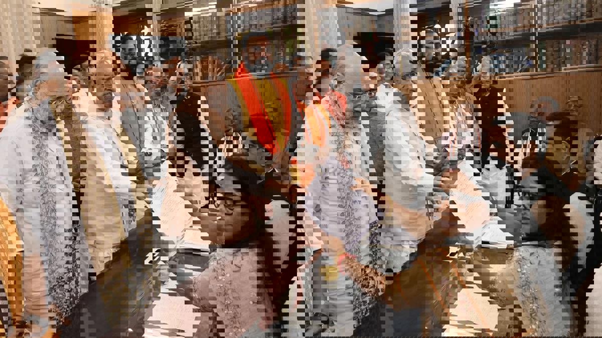 राजकीय भूकंप...  नितीश कुमारांची बिहारच्या राजकारणातून 'एक्झिट'... कोण होणार मुख्यमंत्री?