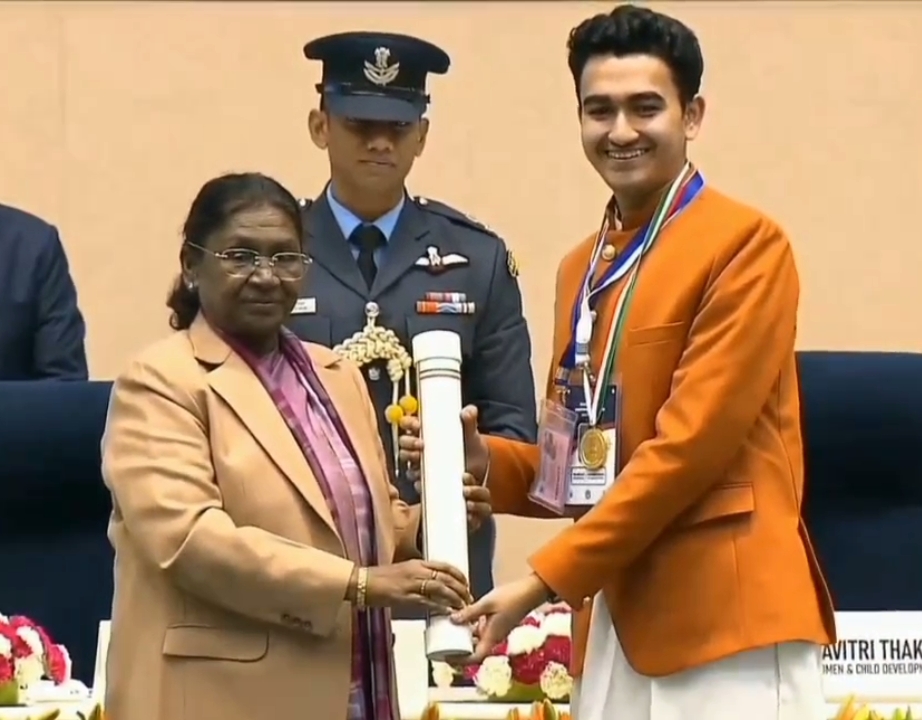 छत्रपती संभाजी नगर येथील अर्णव महर्षीचा राष्ट्रपतींनी केला गौरव... या भन्नाट कामगिरीबद्दल दिला राष्ट्रीय बाल पुरस्कार....