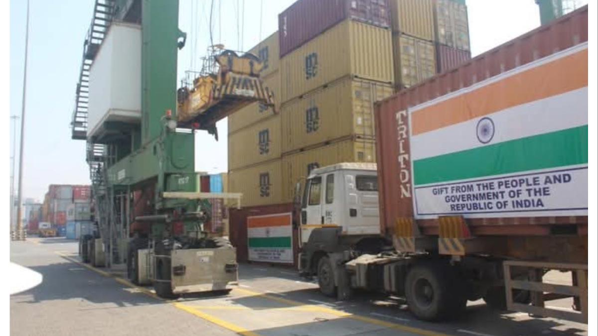 पुराने वेढलेल्या या देशाच्या मदतीला धावला भारत... तांदूळ, अन्नधान्यासह औषधे घेऊन नौदल रवाना...