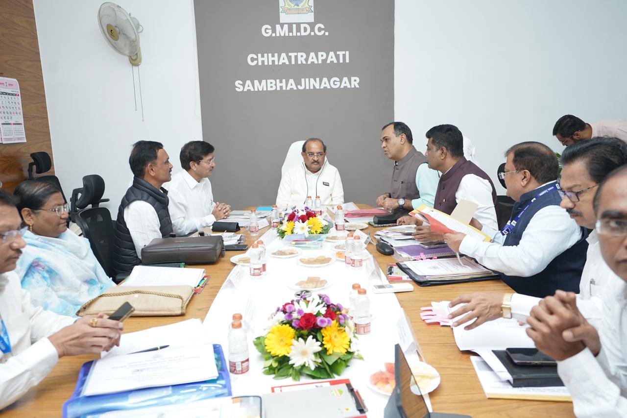 रब्बी पिकांसाठी आवर्तन सुरू... जलसंपदामंत्री राधाकृष्ण विखे पाटील यांचे निर्देश 