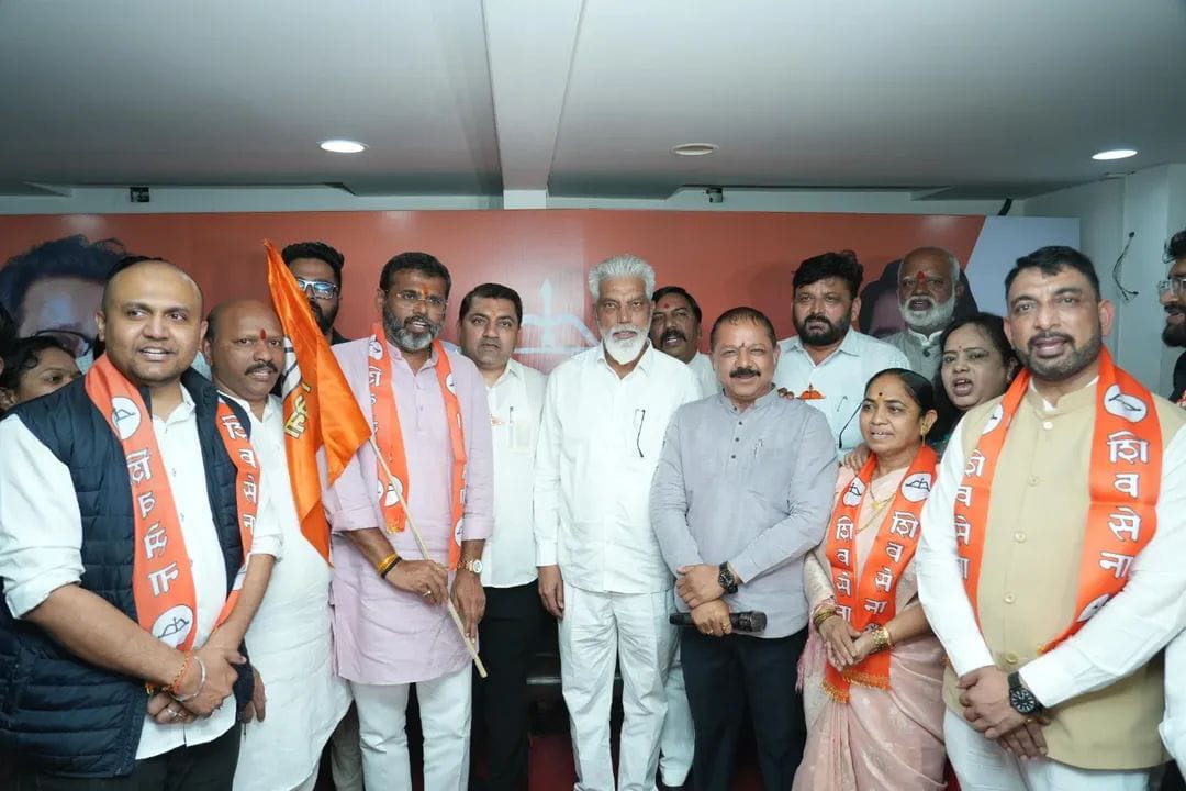 छगन भुजबळ यांचे निकटवर्तीय शिंदेंच्या गोटात... या माजी नगरसेविकेचाही ठाकरेंना जय महाराष्ट्र...