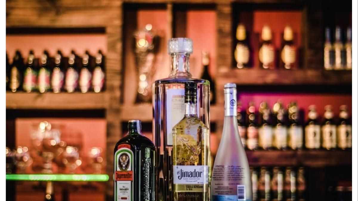 परवानगीशिवाय हॉटेल, रेस्टॉरंटमध्ये मद्य आढळल्यास...