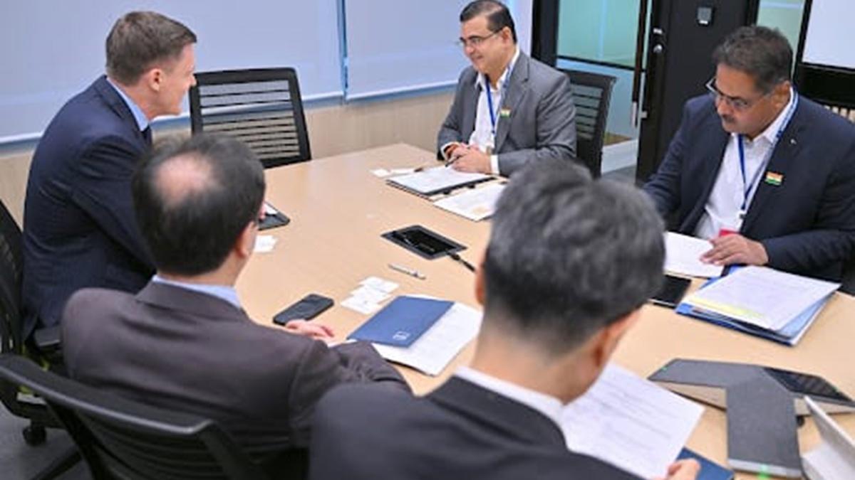 पणन मंत्री रावलांचा मनीला दौरा यशस्वी...  महाराष्ट्रातील बाजार समित्यांना मिळाले हे गिफ्ट...