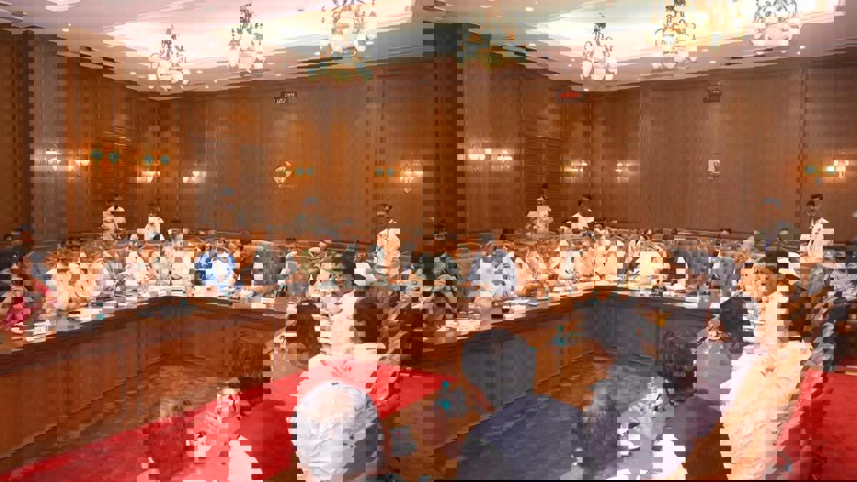 कांदा उत्पादक शेतकऱ्यांसाठी मुख्यमंत्री फडणवीस यांची मोठी घोषणा... मंत्री छगन भुजबळ यांनी विधिमंडळात मांडला प्रश्न...