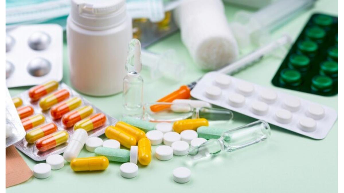 सावधान... डॉक्टरांच्या चिठ्ठीशिवाय ही औषधे विकाल, तर... ४९ संस्थांवर धाडी...