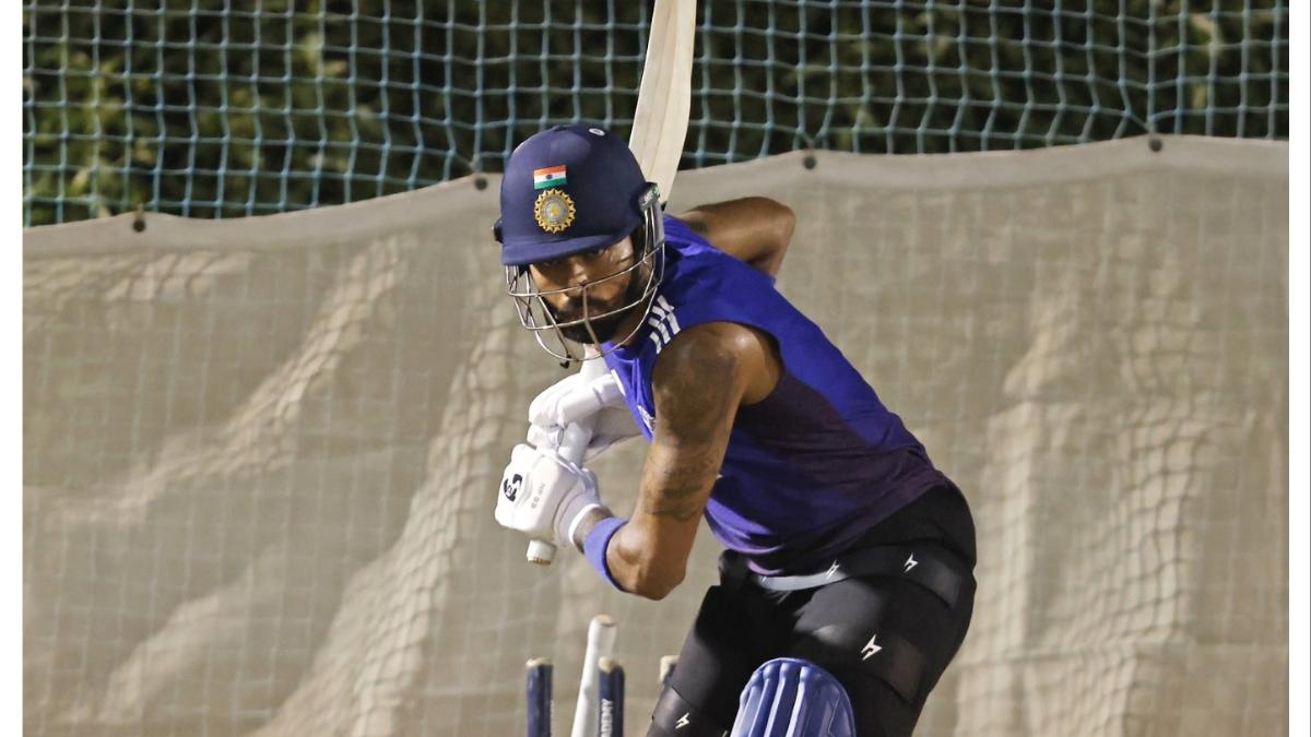 हार्दिक पांड्याने गर्लफ्रेंडला गिफ्ट केली ही आलिशान कार... भारतात पहिल्यांदाच दाखल झालेल्या कारची अशी आहेत वैशिष्ट्ये...