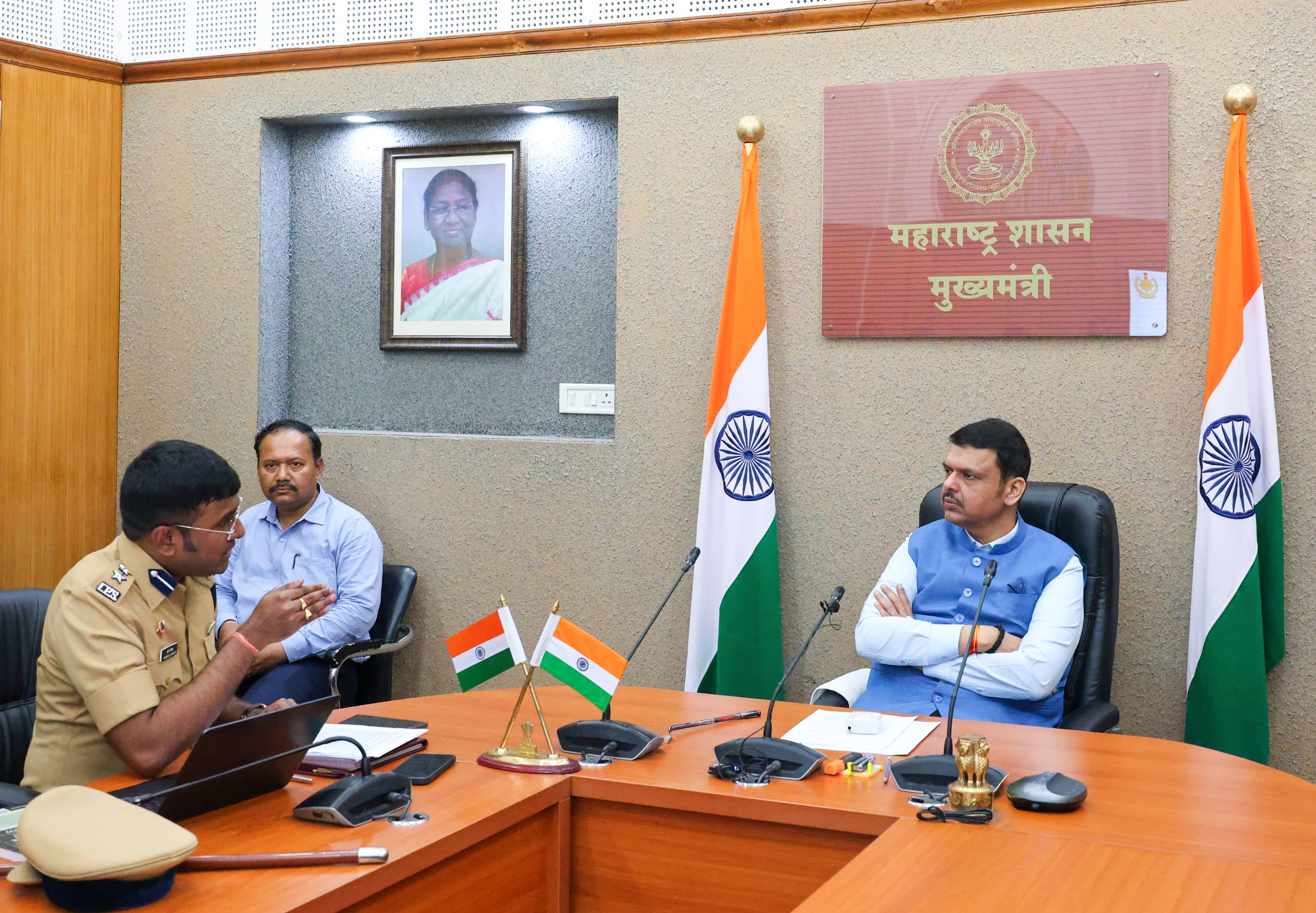 रोबोट्सचा वापर आणि स्वयंचलित प्रक्रियेवर भर...  राज्य सरकार मोठ्या निर्णयाच्या तयारीत...