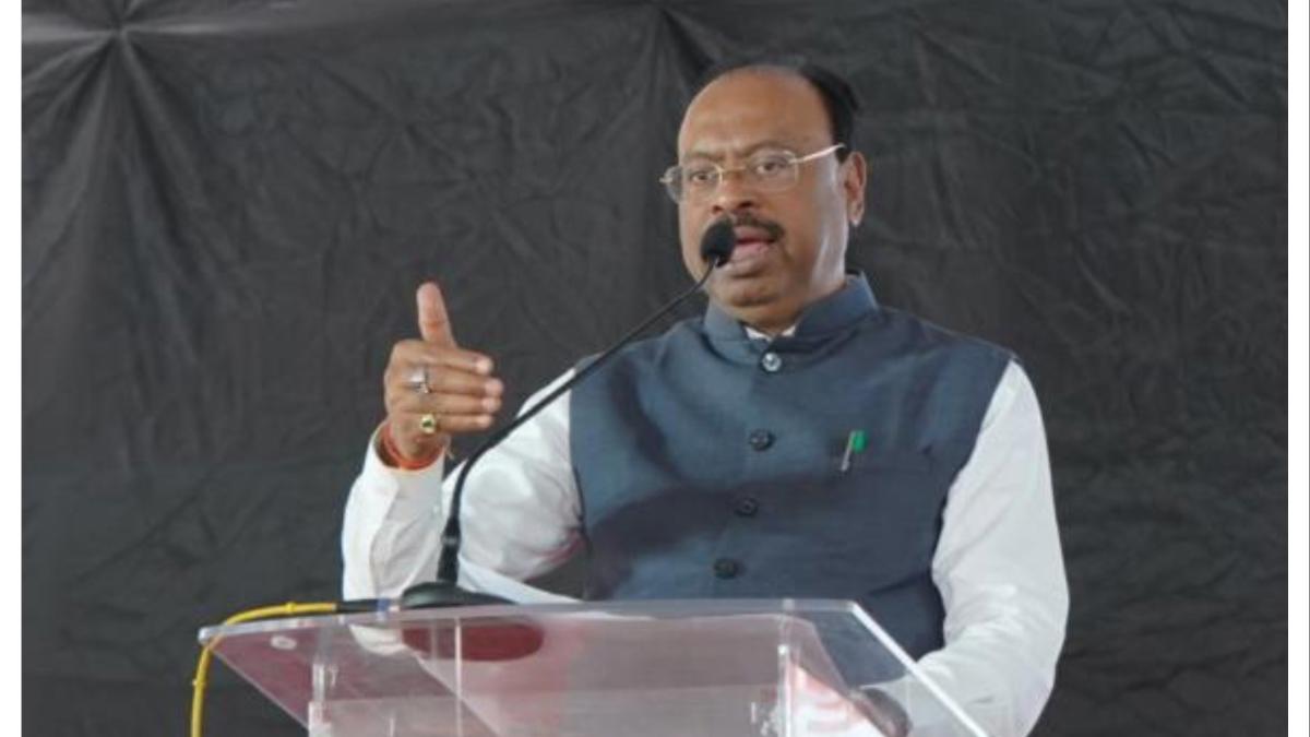 महसूलमंत्री चंद्रशेखर बावनकुळे यांच्याकडे ११४७ नव्हे, इतके एकर जमीन...