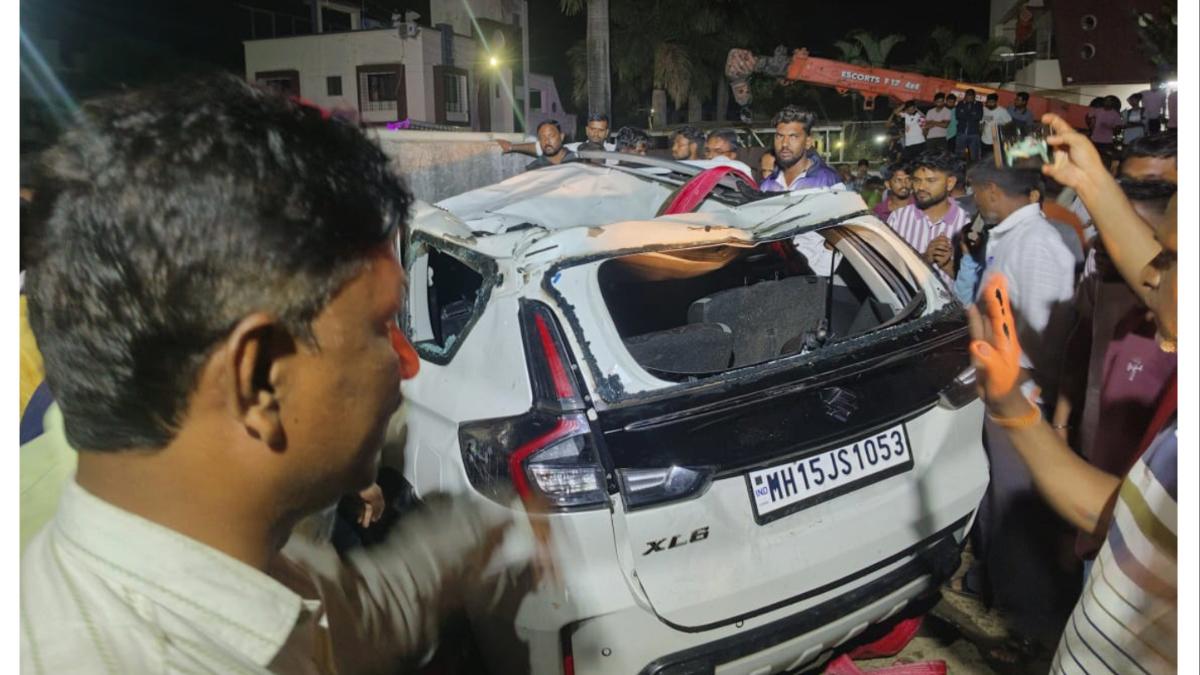 दिंडोरी दुर्घटनेतील मृतांच्या कुटुंबियांना इतक्या लाखांची मदत...