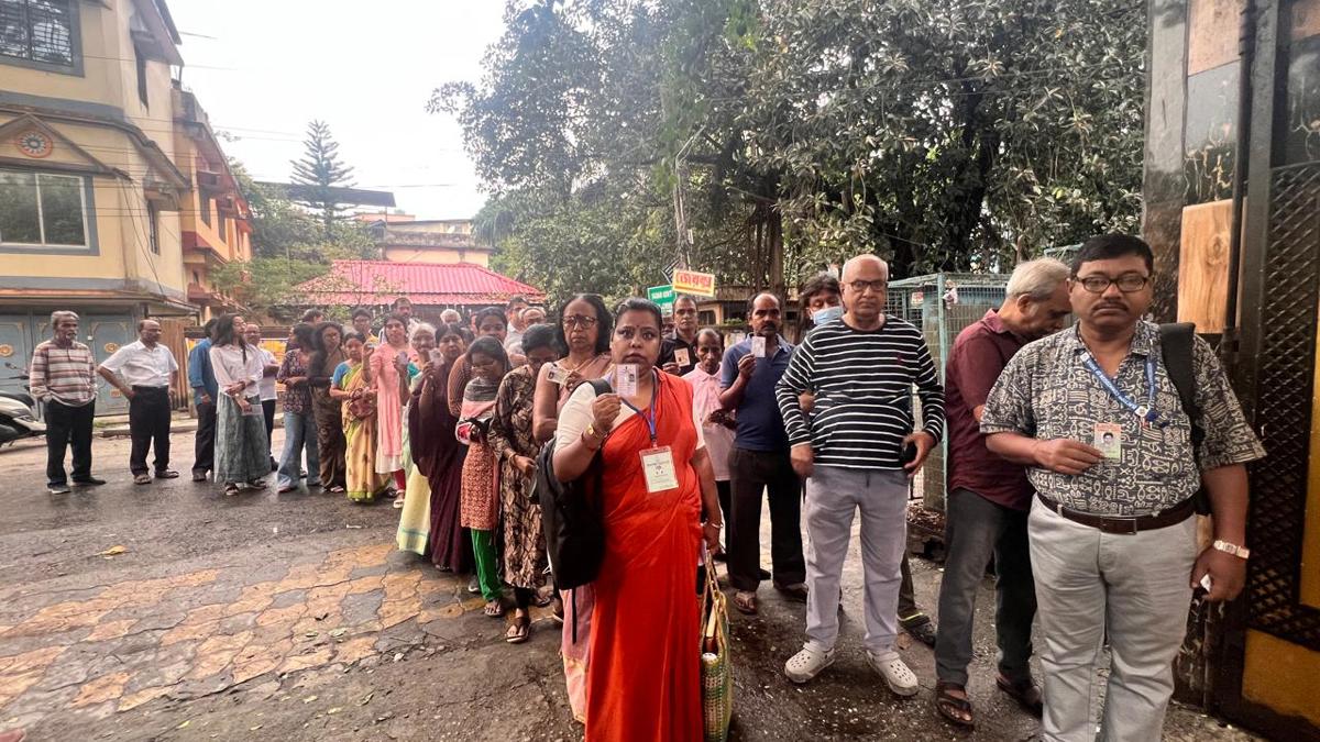 पश्चिम बंगालमध्ये रेकॉर्डब्रेक मतदान... सत्ता परिवर्तनाची लाट की ममतांची पकड? 