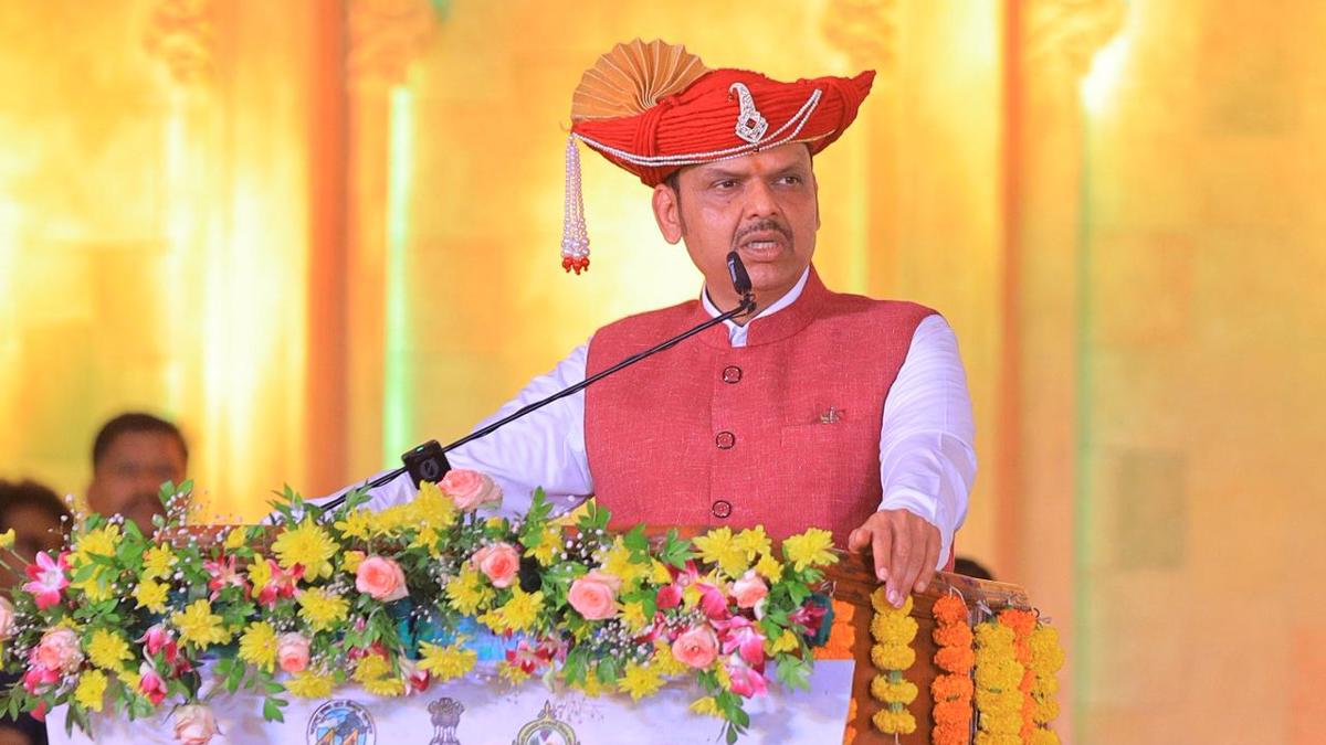 "गोदा ते नर्मदा" जलयात्रेचा  त्र्यंबकमध्ये दिमाखदार शुभारंभ... गोदावरी निर्मळ आणि अविरल करण्याची मुख्यमंत्र्यांची ग्वाही...
