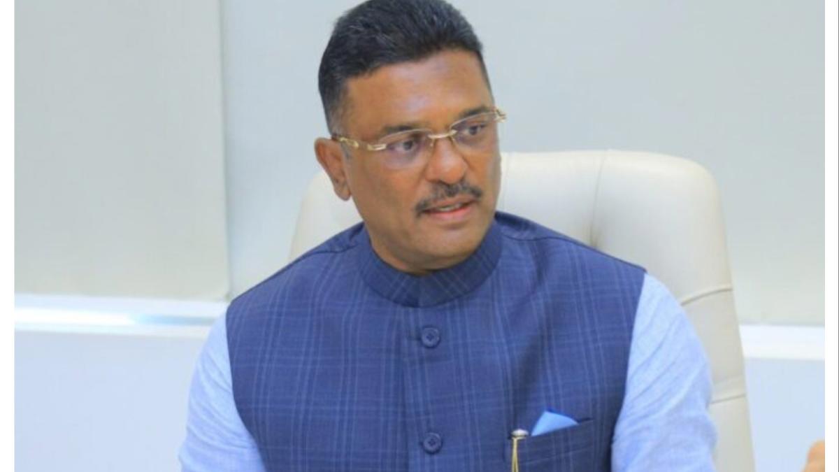 शिंदे गटाचे मंत्री सरनाईक यांनी जागा हडपली...  भाजप आमदार नरेंद्र मेहता थेट पोलीस ठाण्यात...