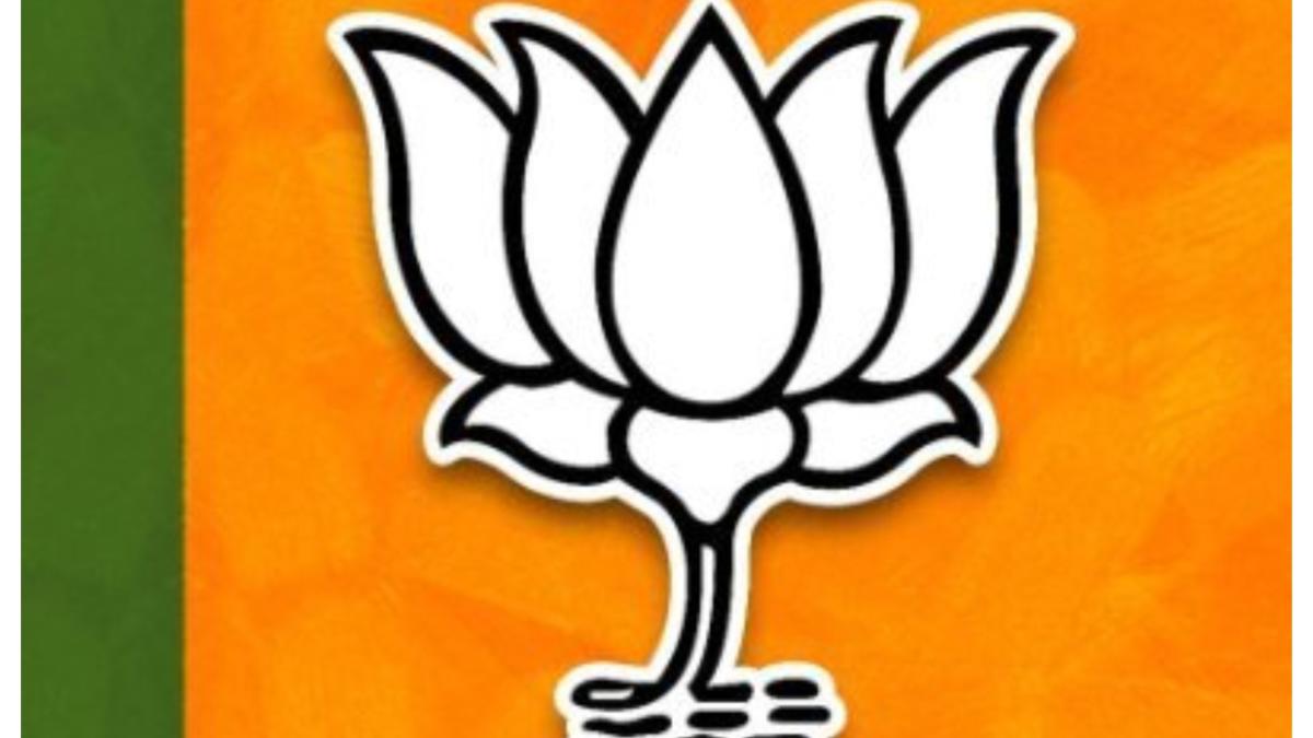 विधान परिषदेसाठी भाजपचे ‘धक्कातंत्र’...   इच्छुकांच्या लॉबिंगला बाजूला सारत निष्ठावंतांना कौल...  पाहा कोणाला लॉटरी?