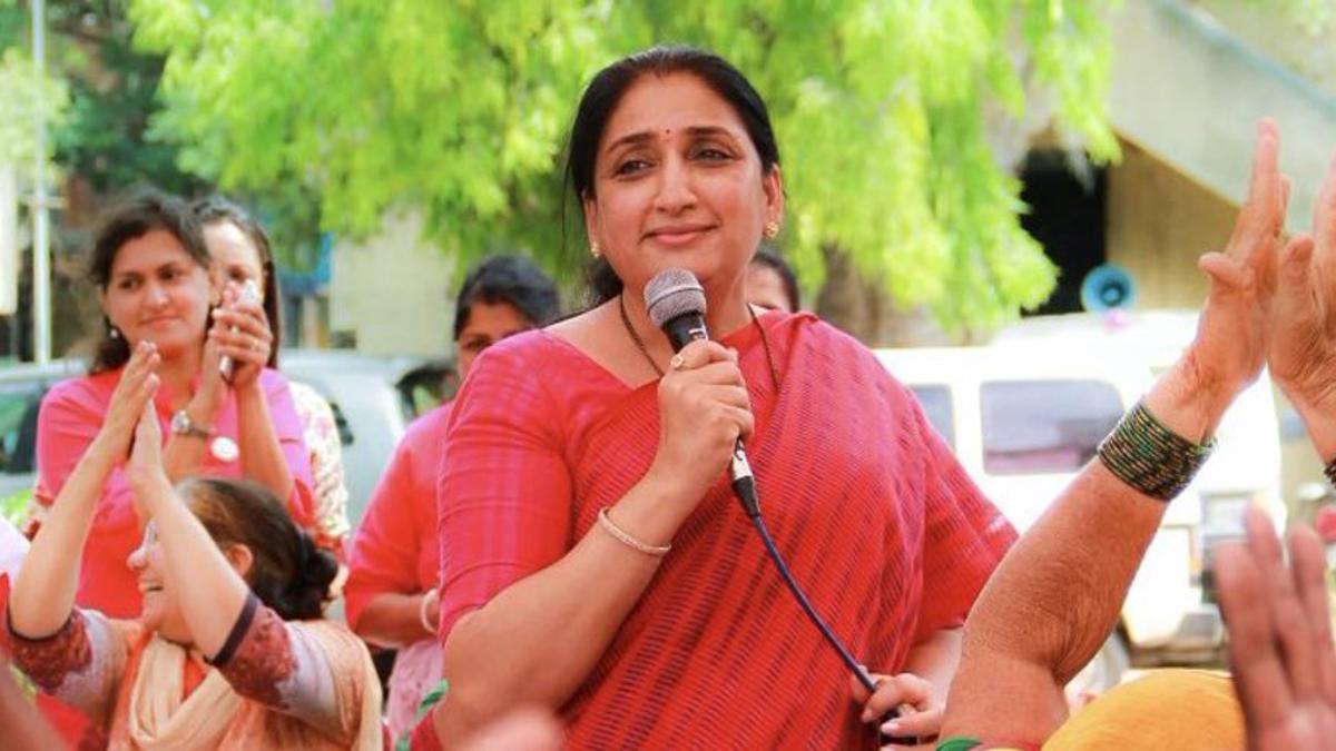राष्ट्रवादीचे धक्कातंत्र...  विधान परिषदेची उमेदवारी जाहीर...  सुनेत्रा पवारांनी या नावावर केले शिक्कामोर्तब...