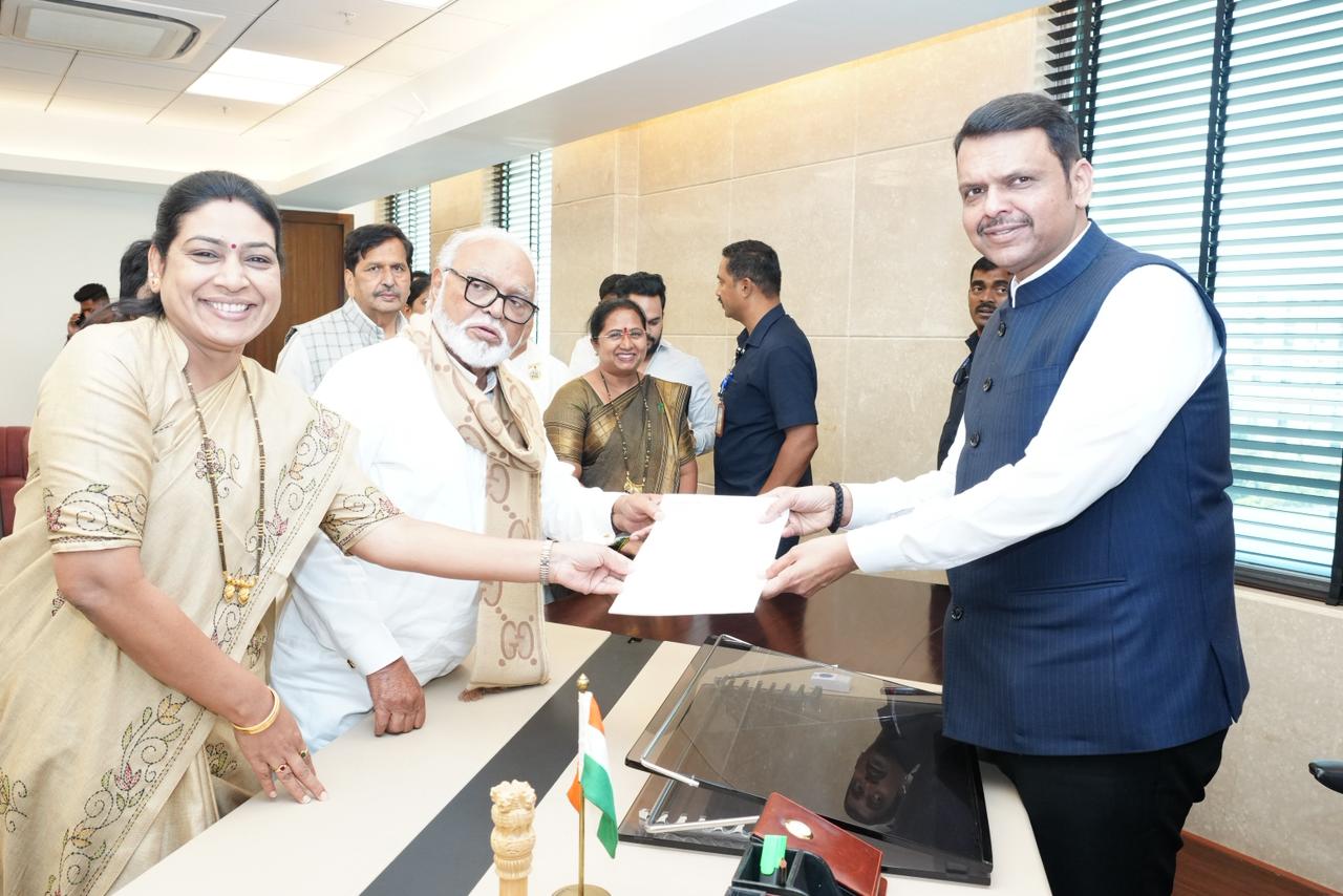 रिंग रोडमुळे होणारे नुकसान टाळण्यासाठी पर्यायी मार्गाचा विचार व्हावा... मंत्री छगन भुजबळ यांची मुख्यमंत्री देवेंद्र फडणवीस यांच्याकडे मागणी