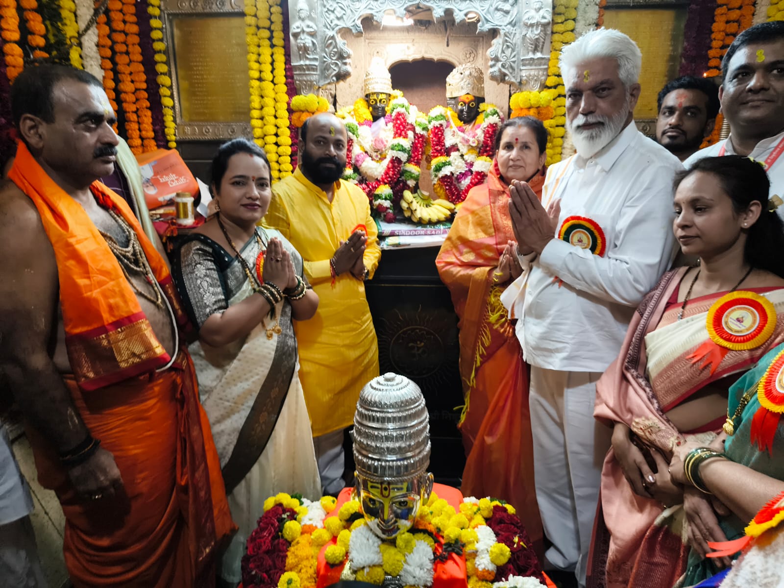 संत निवृत्तीनाथ महाराज यात्रा... मंत्री भुसे यांच्या समवेत या वारकऱ्यांना मिळाला महापूजेचा मान...