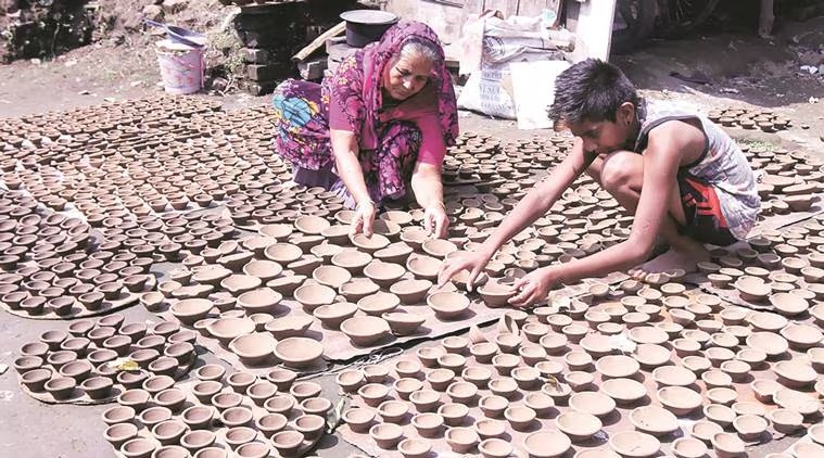 वर्षाला ७०० ब्रास मातीवर रॉयल्टी माफ...  डिजिटल ओळखपत्र, एक खिडकी योजना आणि क्लस्टर विकासही होणार...