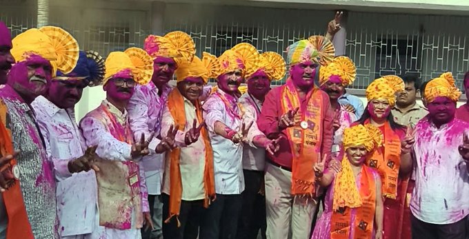 अखिल भारतीय मराठी चित्रपट महामंडळाचा निकाल जाहीर...   वर्षा उसगावकर, आनंद शिंदे बिनविरोध...