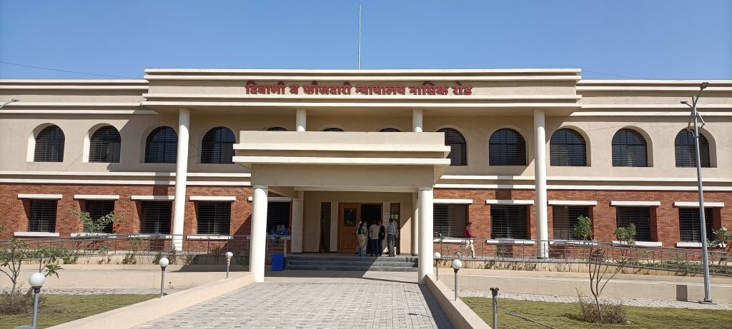 १० हजारांची लाच हवालदाराला महागात...   नाशिक जिल्हा व सत्र न्यायालयाने दिली ही शिक्षा... 