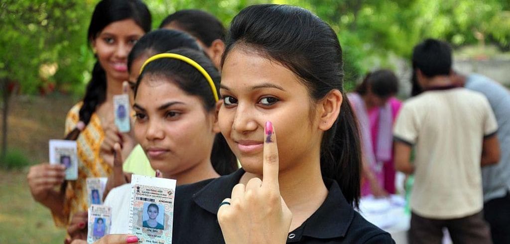 आज आहे राष्ट्रीय मतदार दिन, तो का साजरा करतात?