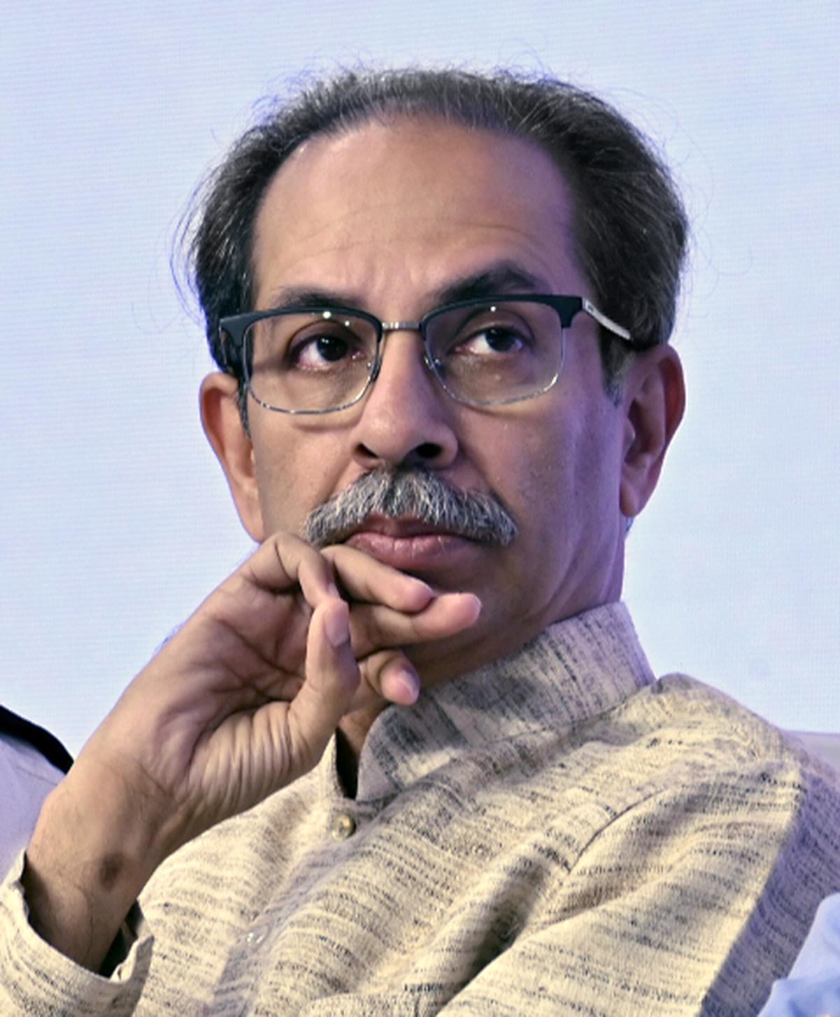 शिवसेनेच्या ६ बंडखोर खासदारांबाबत झाला हा मोठा निर्णय... आता उद्धव ठाकरे काय करणार?