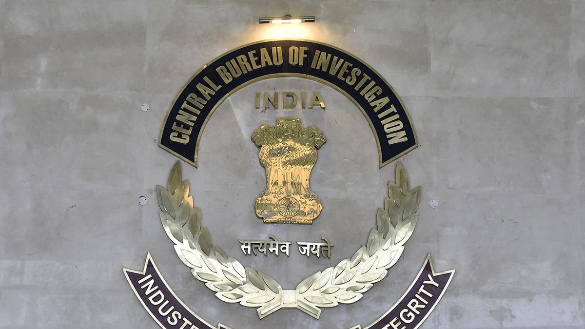 मुंबई अन् कोलकात्यात CBIच्या धाडी...  या रॅकेटचा पर्दाफाश...   ६ जण जेरबंद...