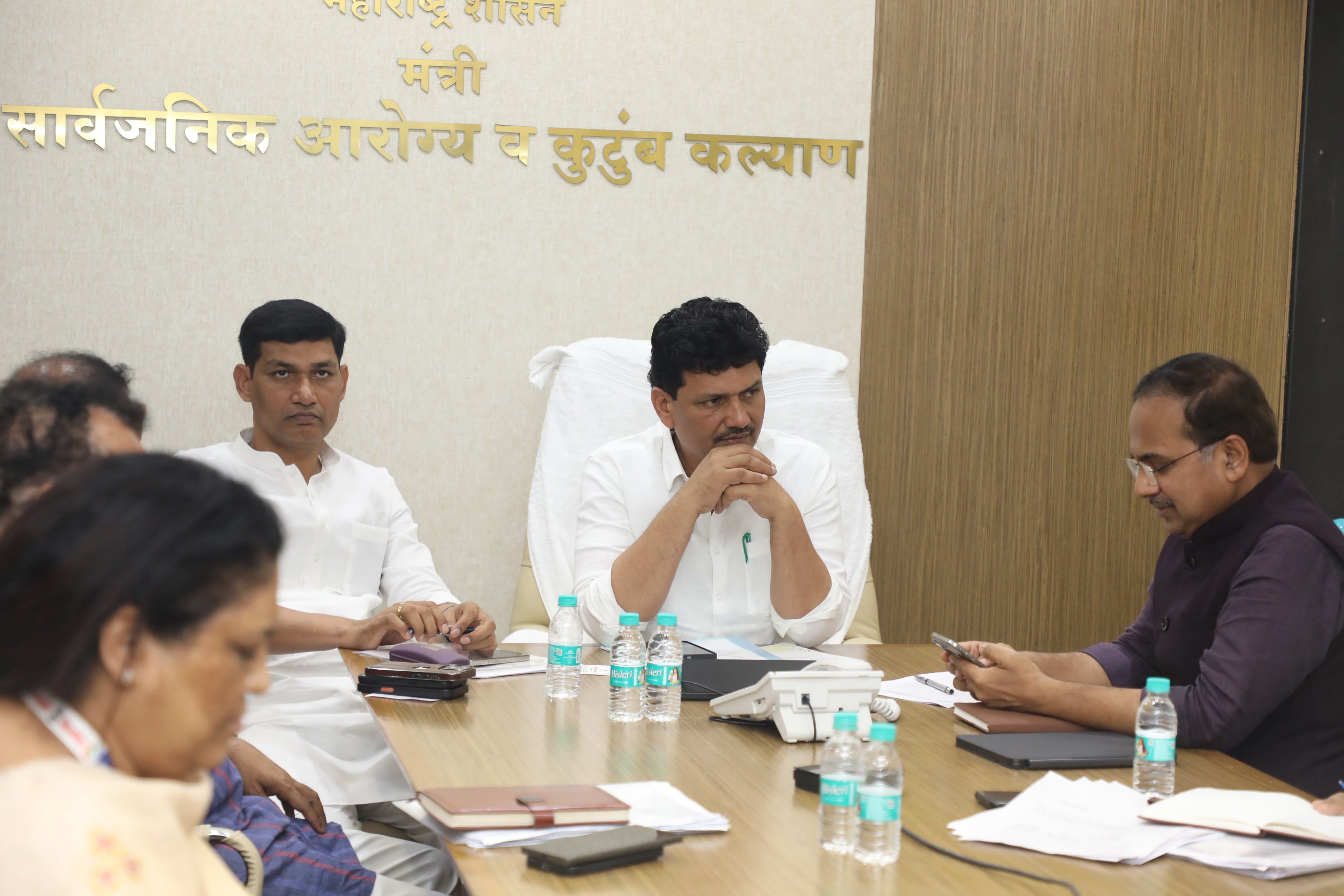 कट प्रॅक्टिस आणि निष्काळजीपणा करणाऱ्या डॉक्टरांना...  आरोग्यमंत्र्यांचा कडक इशारा...
