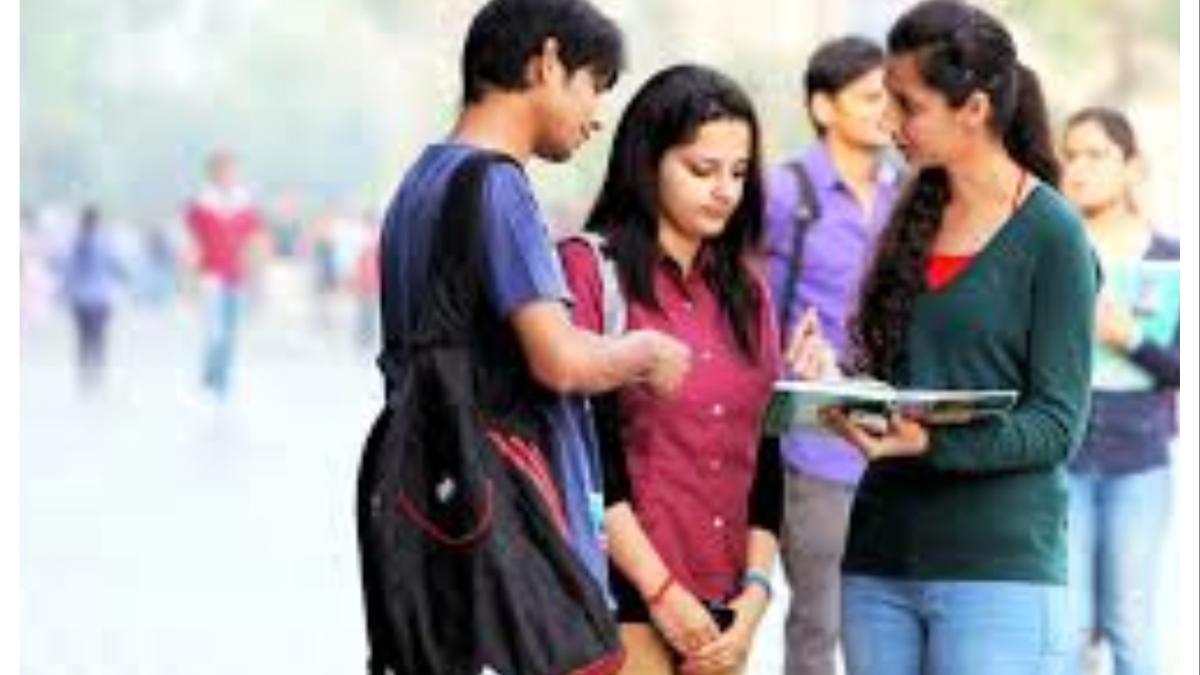 पेपर न दिल्याने  विद्यार्थिनीला मिळणार तब्बल ९ लाख रुपये... कसे काय?