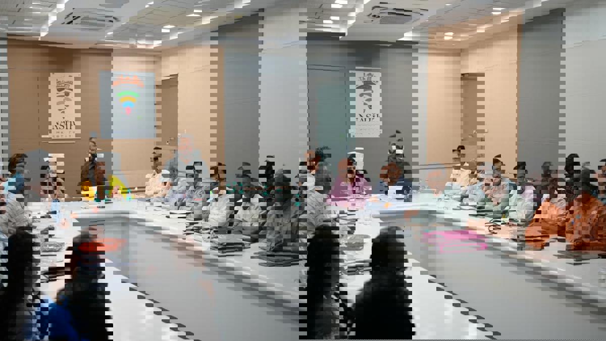 कुंभमेळ्याचा ध्वजस्तंभ आणि पताका कशी असणार? त्याची वैशिष्ट्ये अशी राहणार...