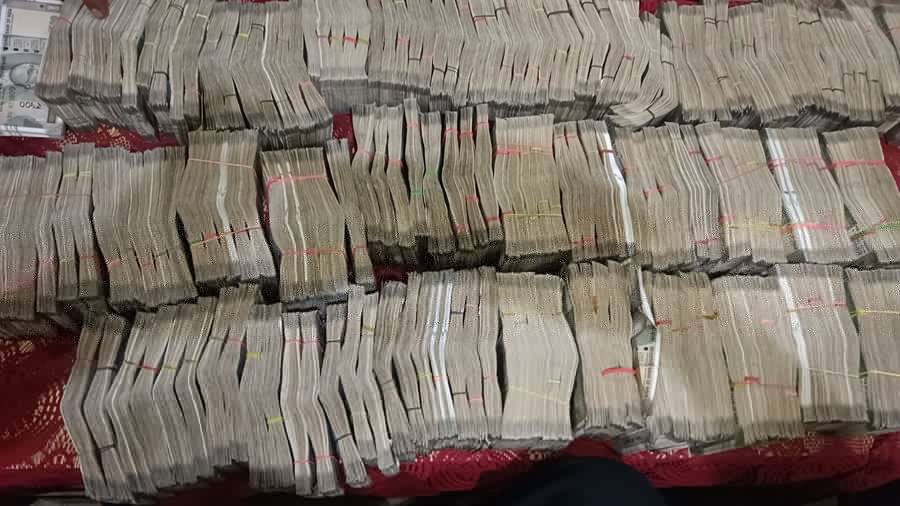 अबब! लेफ्टनंट कर्नलकडे सापडले एवढे मोठे घबाड...सीबीआयची मोठी कारवाई...