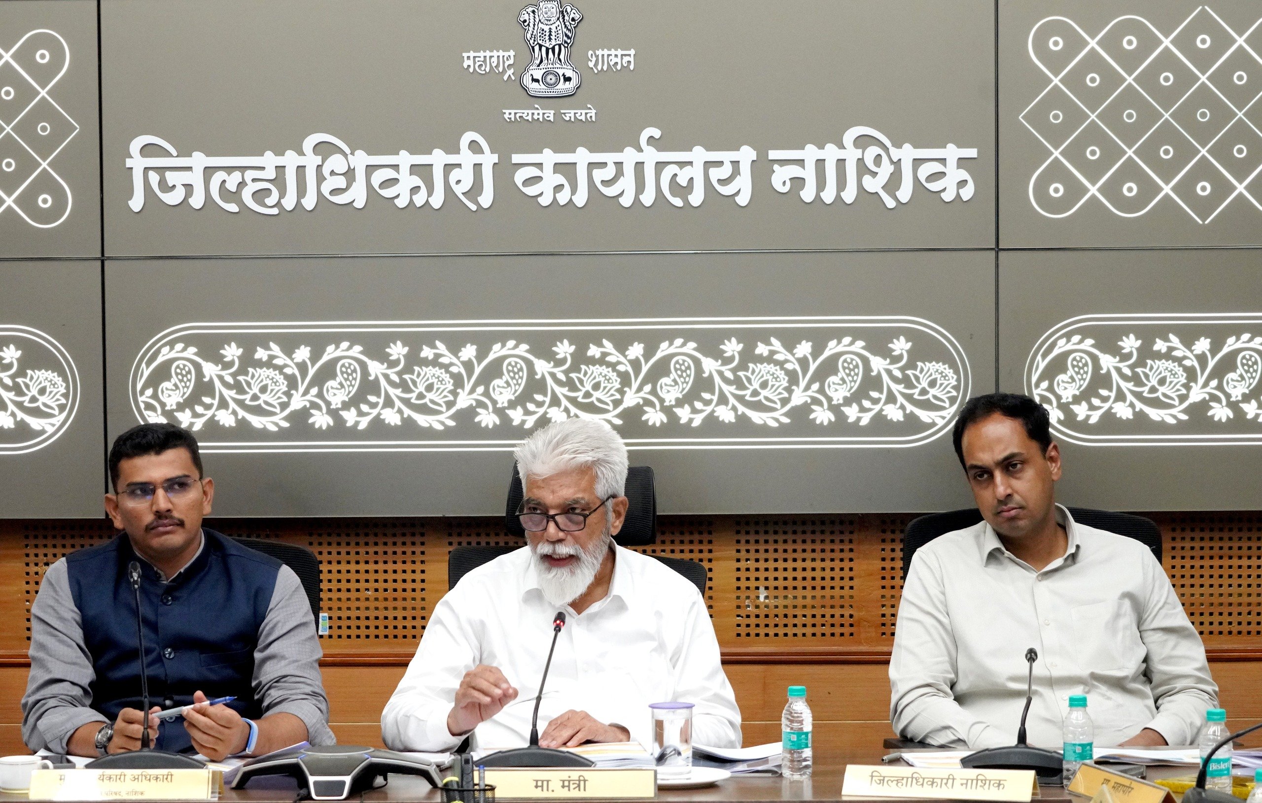 नाशिक जिल्ह्यातील प्रत्येक शाळेत सुरू होणार...  मंत्री भुसे यांच्या बैठकीत निर्णय...