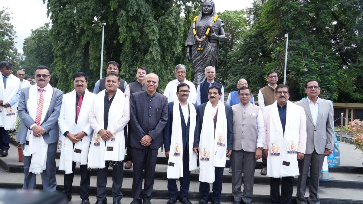 १४ वर्षांनंतर आदर्श राज्य शिक्षक पुरस्कार पुन्हा सुरू...  ४२ शिक्षकांचा गौरव... पुढील वर्षापासून नव्या दोन पुरस्कारांची घोषणा...