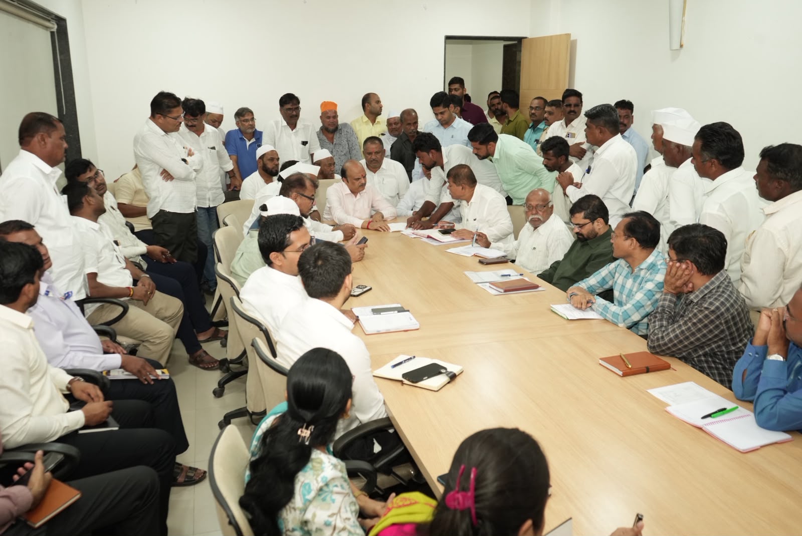 नागरिकांच्या प्रश्नांवर तातडीने कार्यवाही करा... आमदार पंकज भुजबळ यांच्या सबंधित अधिकाऱ्यांना सूचना