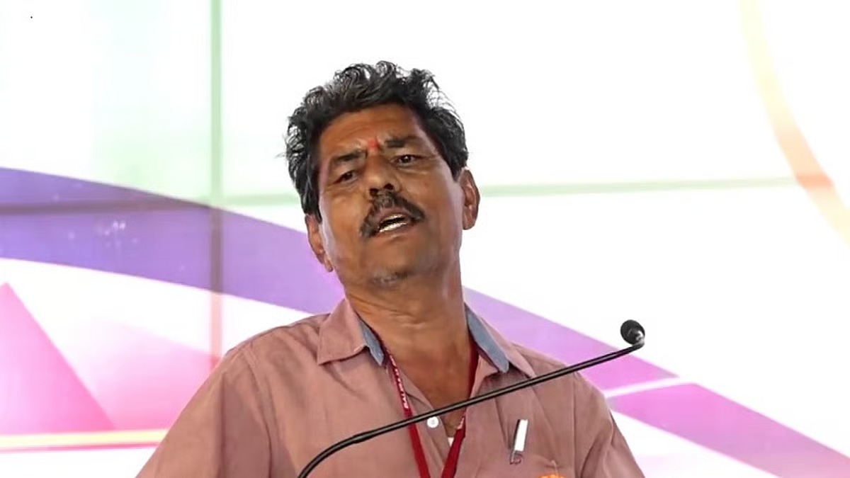 मानधन घेऊनही कार्यक्रम सोडला...  भास्कर पेरे पाटील यांचा कळवण दौरा वादात...