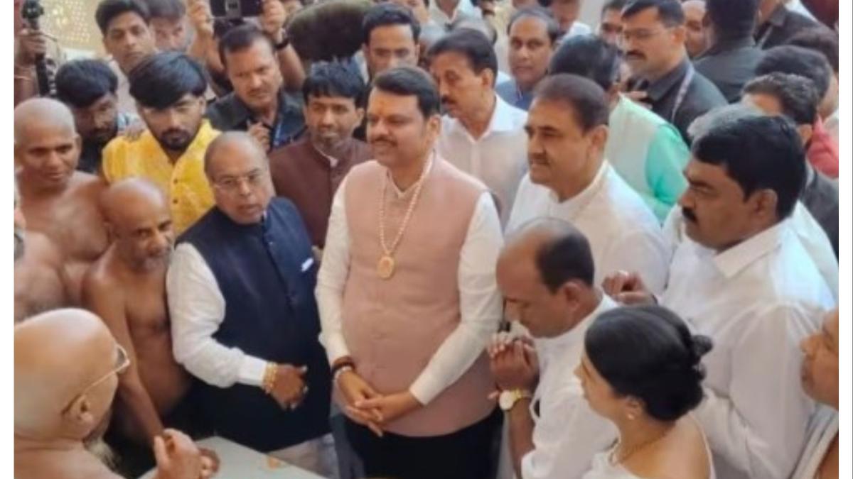 मुख्यमंत्री फडणवीस यांच्या उपस्थितीत आंतरराष्ट्रीय पंचकल्याणक प्रतिष्ठा आणि महामस्तकाभिषेक महोत्सव संपन्न