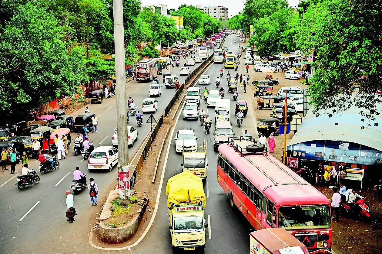 नाशिककरांना मोठा दिलासा...  हा रस्ता आता सहा पदरी होणार...  नितीन गडकरी यांची मंजुरी...