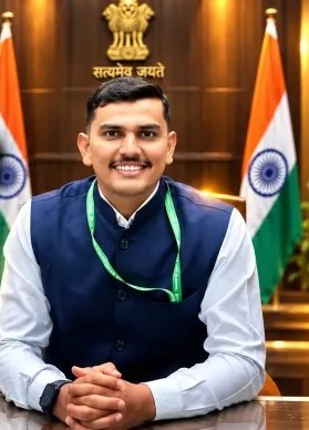 शासकीय निधीशिवाय इतकी बालके कुपोषणातून बाहेर काढली...  नाशिक झेडपी सीइओ ओमकार पवार यांना हा राज्यस्तरीय पुरस्कार जाहीर...