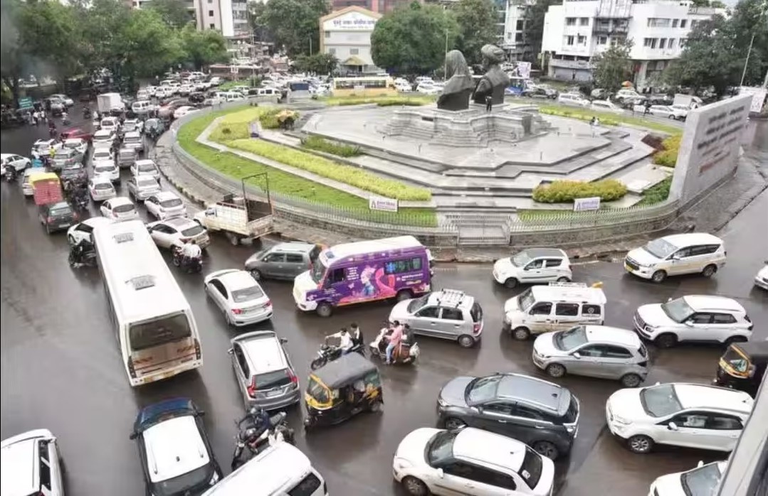 मुंबईनाका परिसरातील कोंडी फोडण्यात यश...   महामार्ग बसस्थानकातील एसटी बसेसचे असे आहे नियोजन...